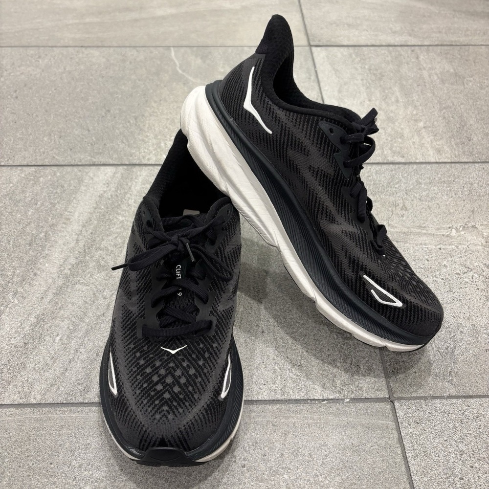 Hoka One One Clifton 9 Running Shoes Womens Size 9.5B Black Sneakers 1127896BWHT